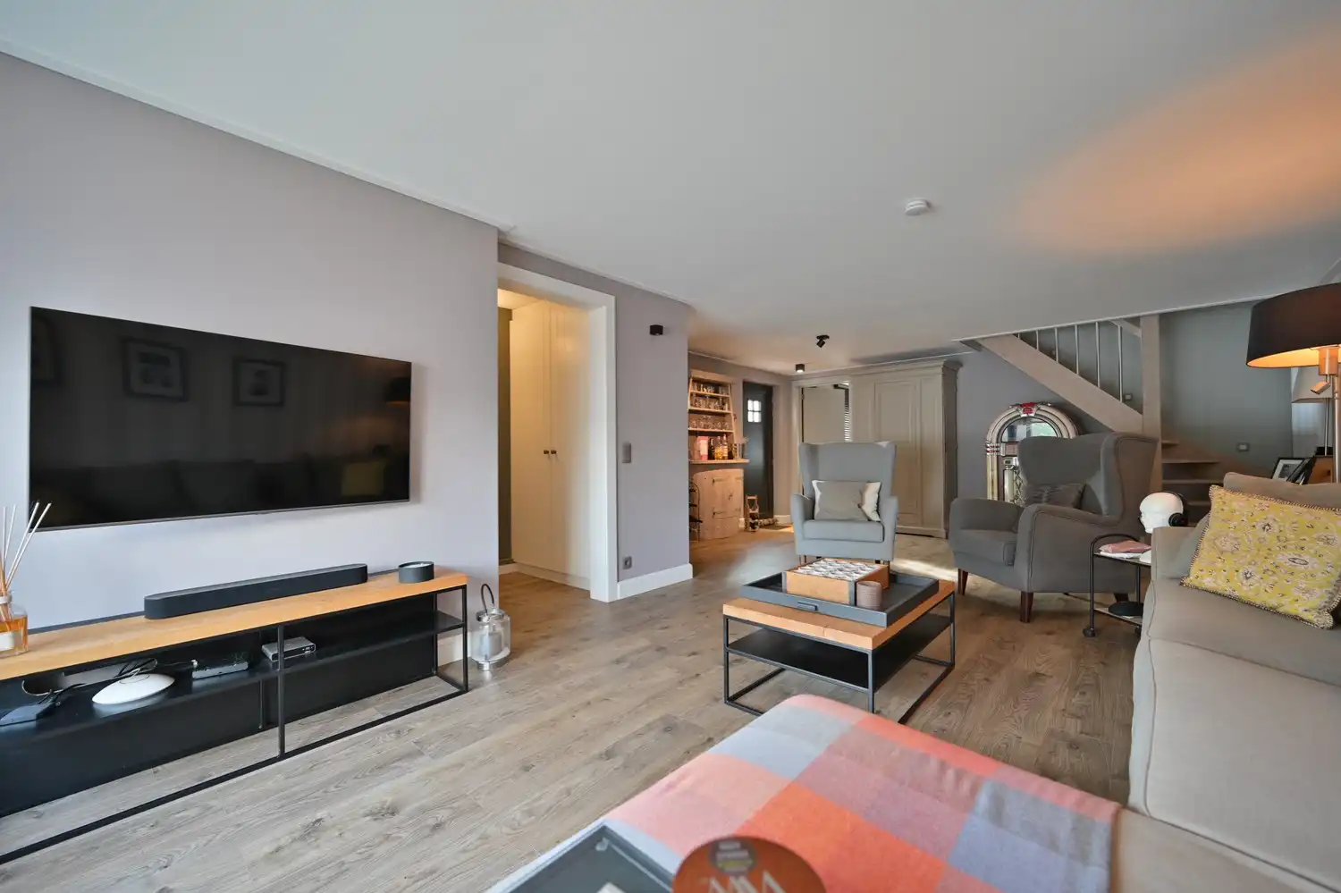 Royale, karaktervolle woning met 5 slaapkamers en 4 badkamers aan de grens met Maastricht foto 12