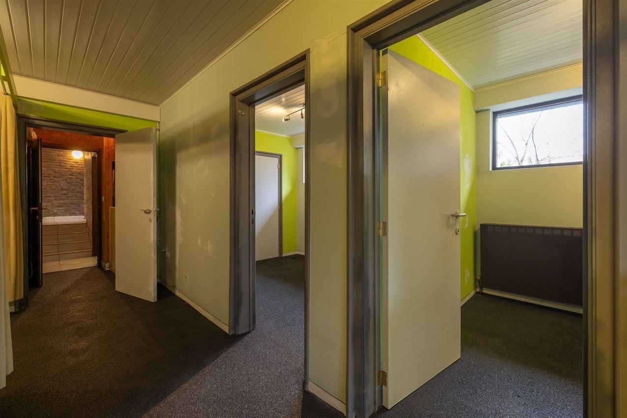 Ruim huis met praktijkruimte en 4 slaapkamers foto 32