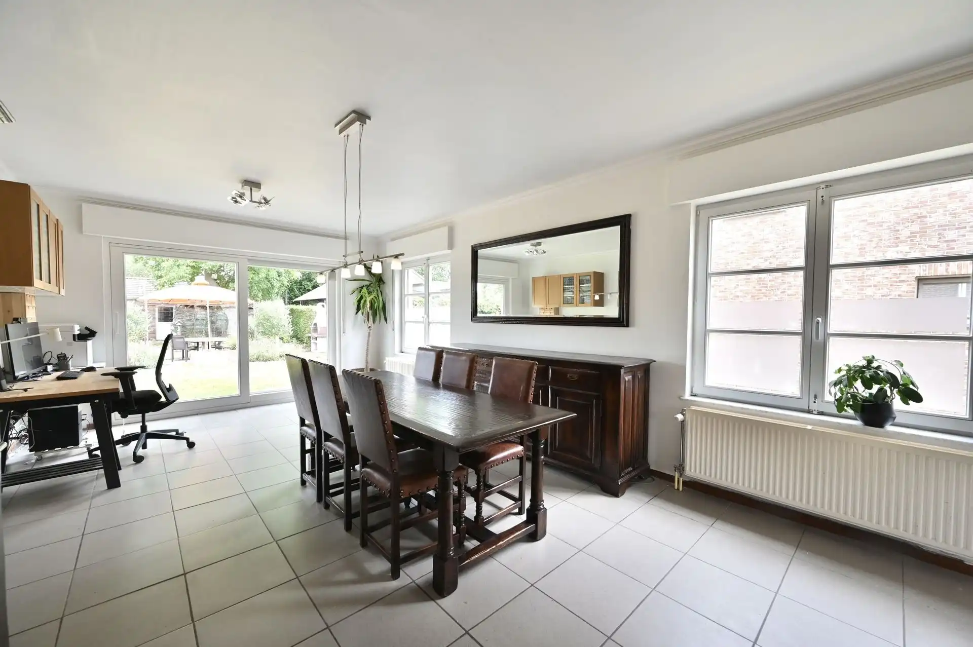 Statige landelijke woning met 4 slaapkamers op toplocatie – instapklaar en uitstekend gelegen foto 4