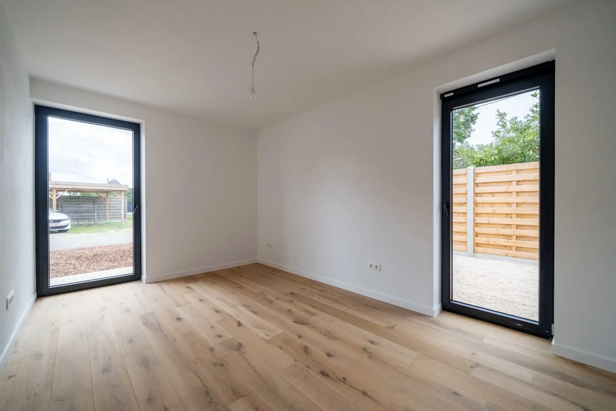 Hoogwaardig afgewerkte vernieuwbouwwoning in rustig straatje foto 9