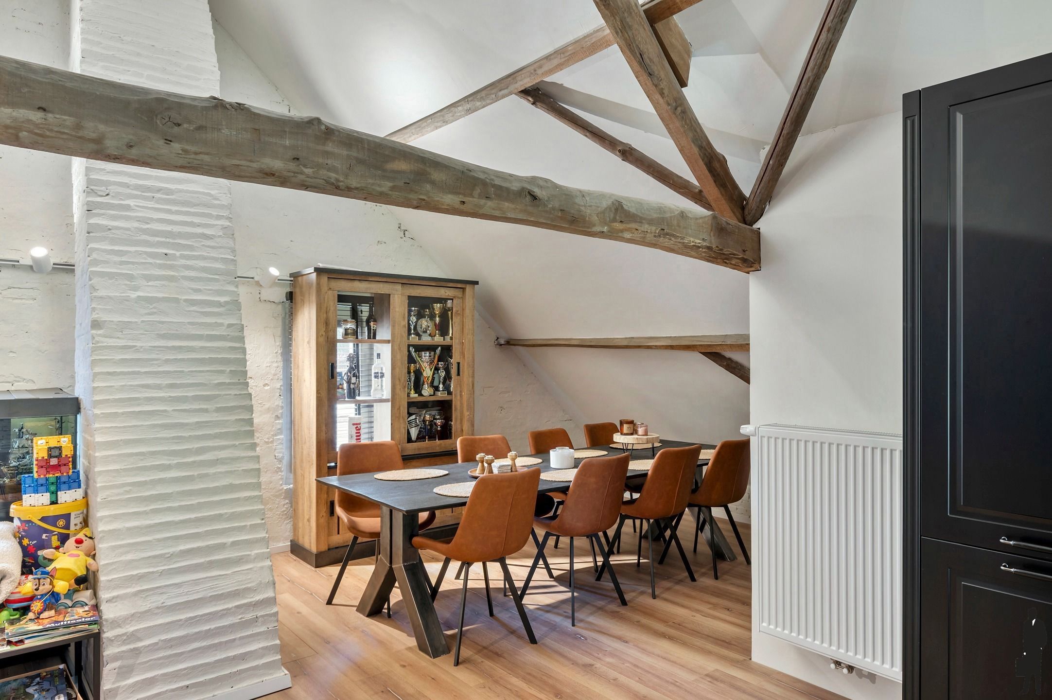 Gerenoveerd opbrengsteigendom: handelsruimte, duplex, studio foto 18