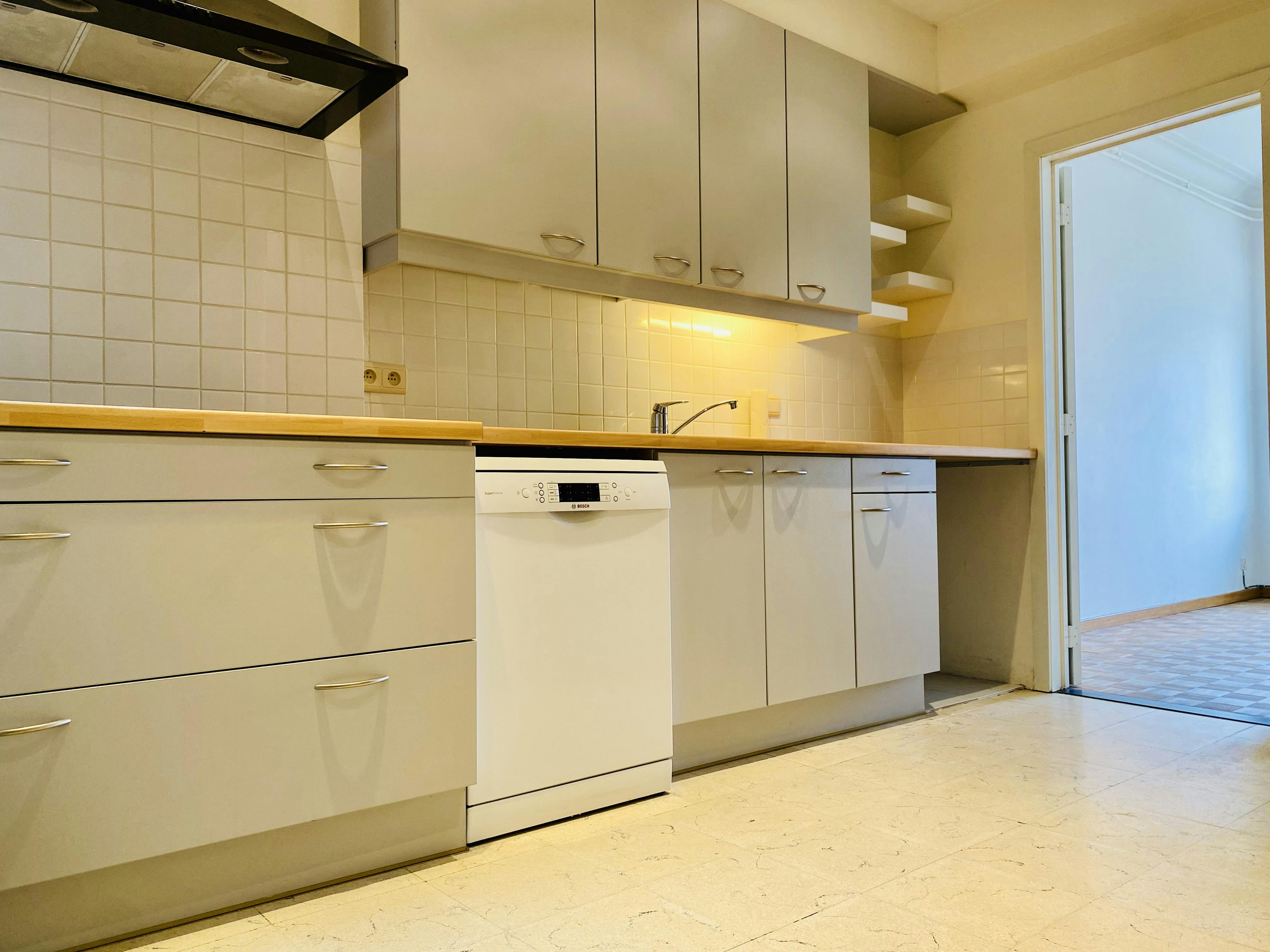 TE HUUR: appartement met 3 slaapkamers in Hasselt centrum foto 4