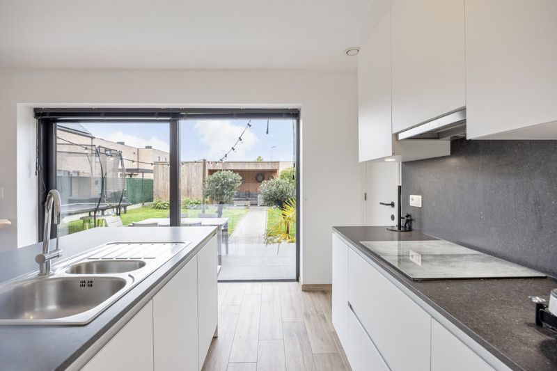 Recente, zeer goed gelegen woning met tuin foto 10