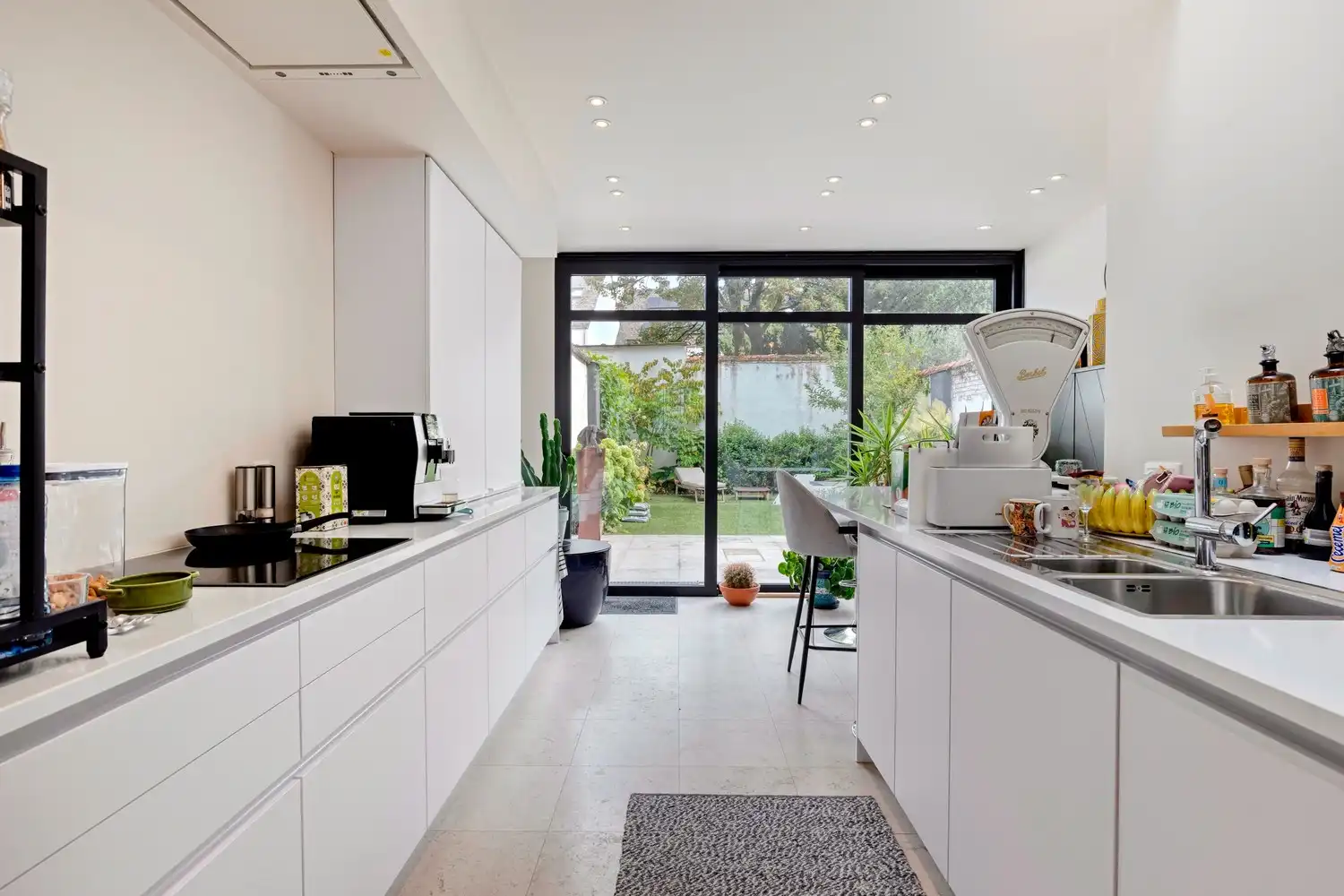 Exclusief gerenoveerd herenhuis met tuin aan de Coupure Rechts te Gent. foto 7