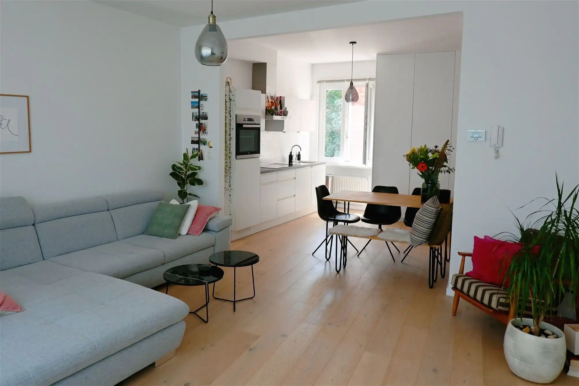 Modern en lichtrijk 1-slaapkamer appartement in Mortsel foto 5