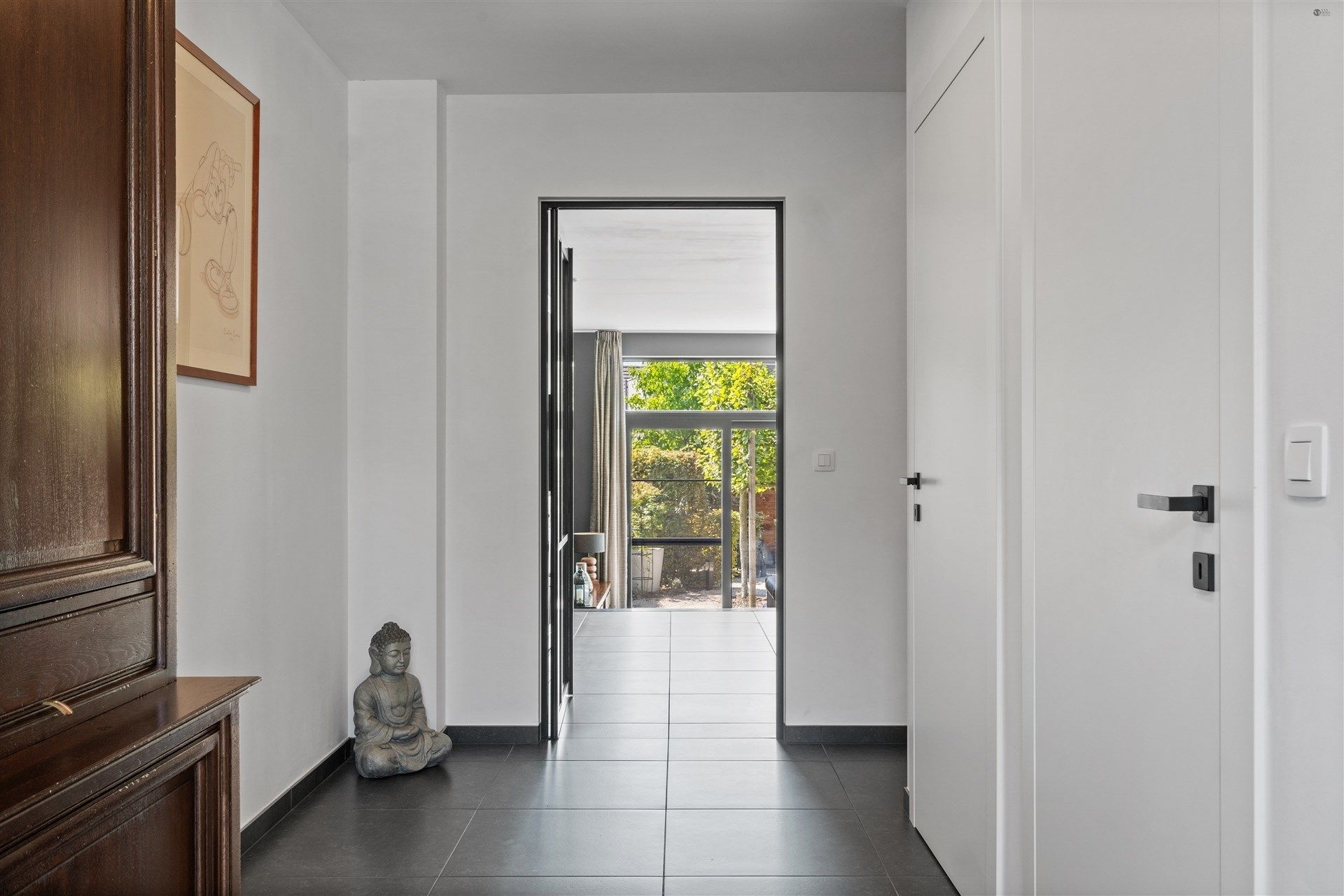 Top afgewerkte woning met 5 slaapkamers en 2 badkamers foto 4