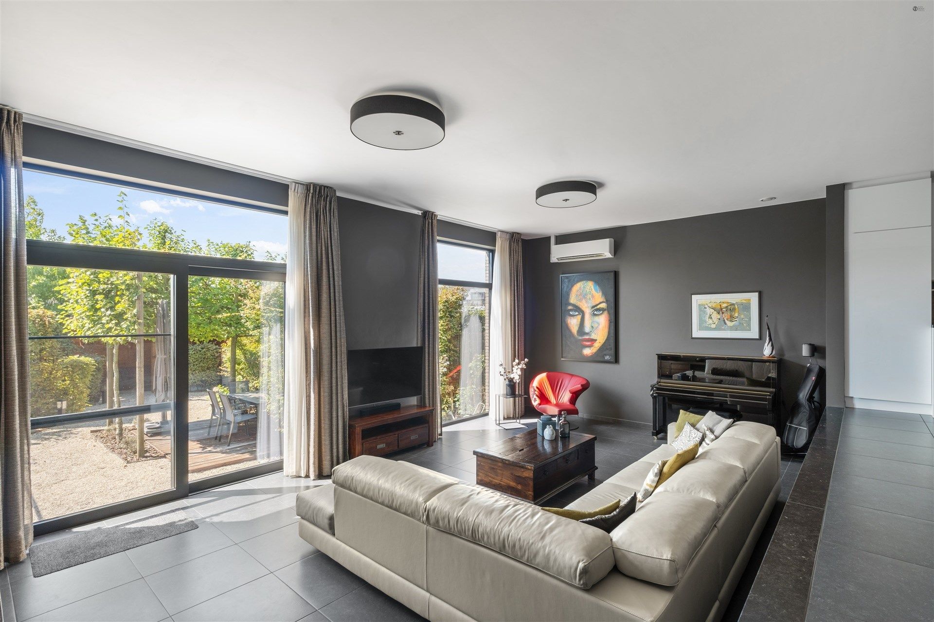 Top afgewerkte woning met 5 slaapkamers en 2 badkamers foto 4