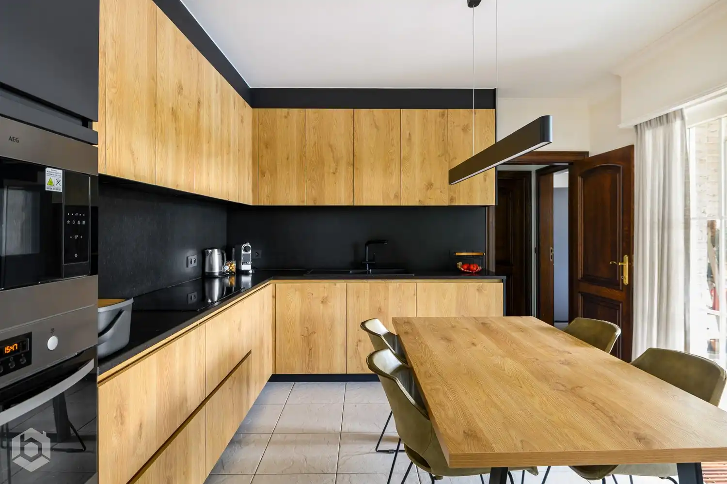 Instapklare villa met 5 slpkrs en zwembad op een perceel van 2.649 m² foto 6
