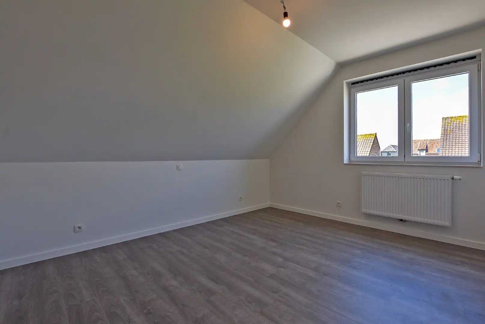 Ruime energiezuinige recente halfopen bebouwing  (2024) met inpandige garage op 258m² gelegen te Houthulst. foto 13
