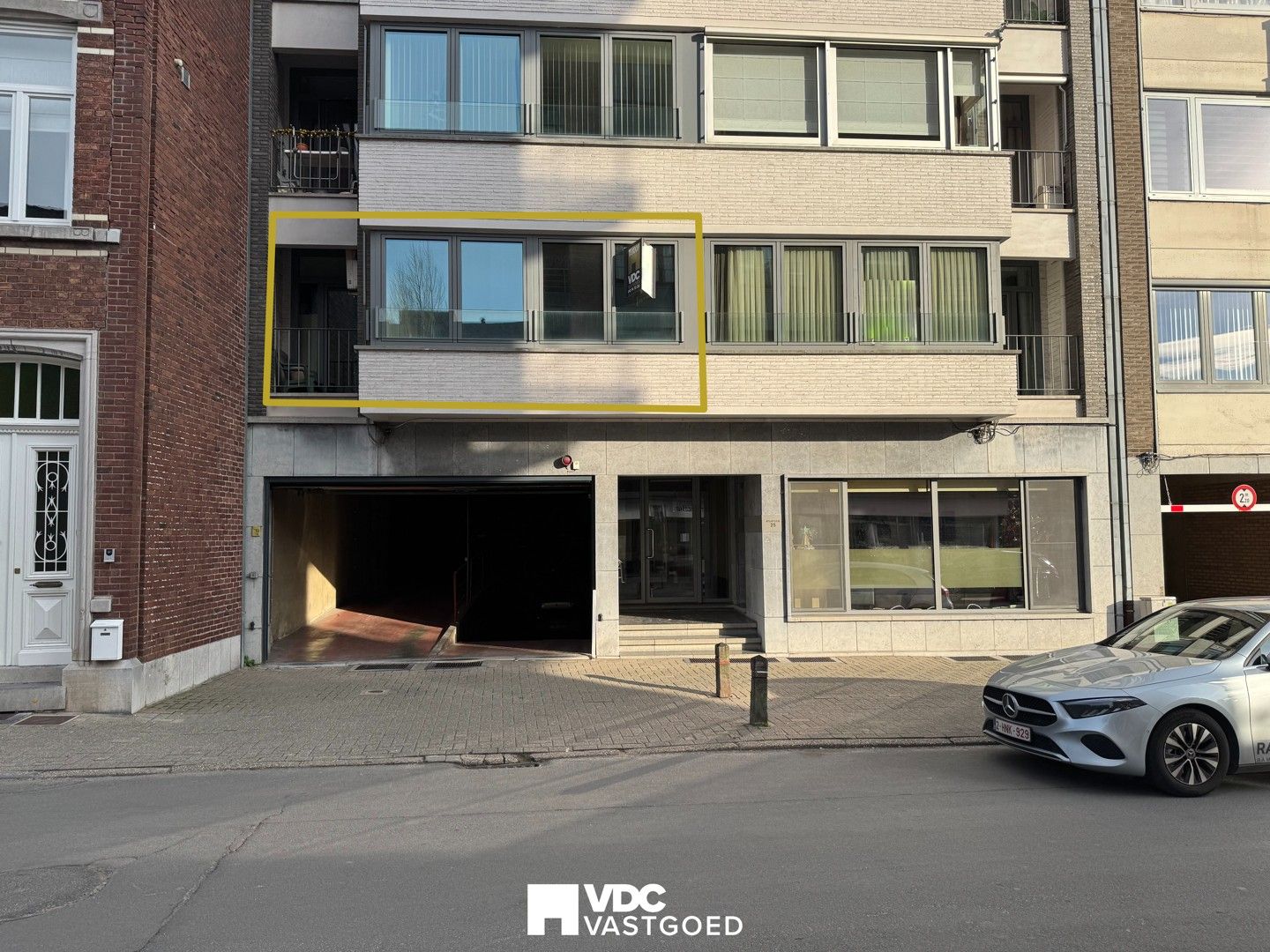 Ruim appartement (110 m²) met terras en autostaanplaats nabij centrum Tongeren foto 2