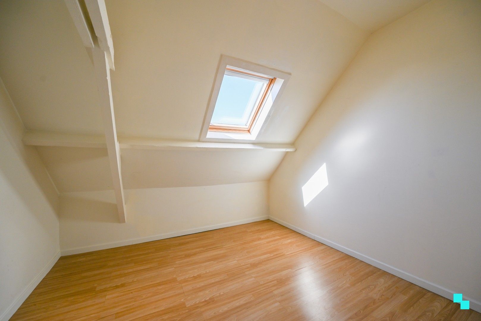 Op te frissen eengezinswoning met uitweg achteraan foto 28