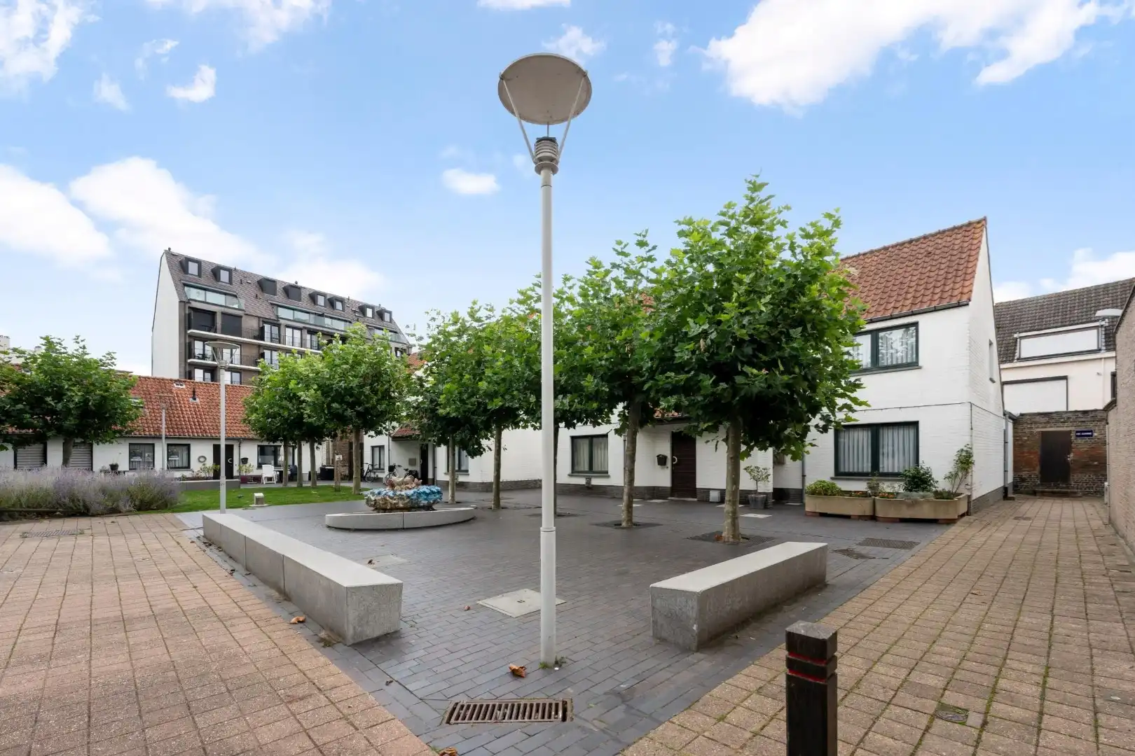 Twee te renoveren/slopen woningen in het hart van Heist – ideaal voor project of herontwikkeling foto 2
