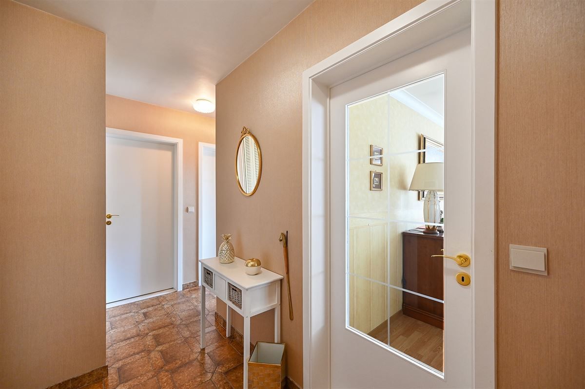Zeer ruim hoekappartement met 3 slpk en garagebox foto 8