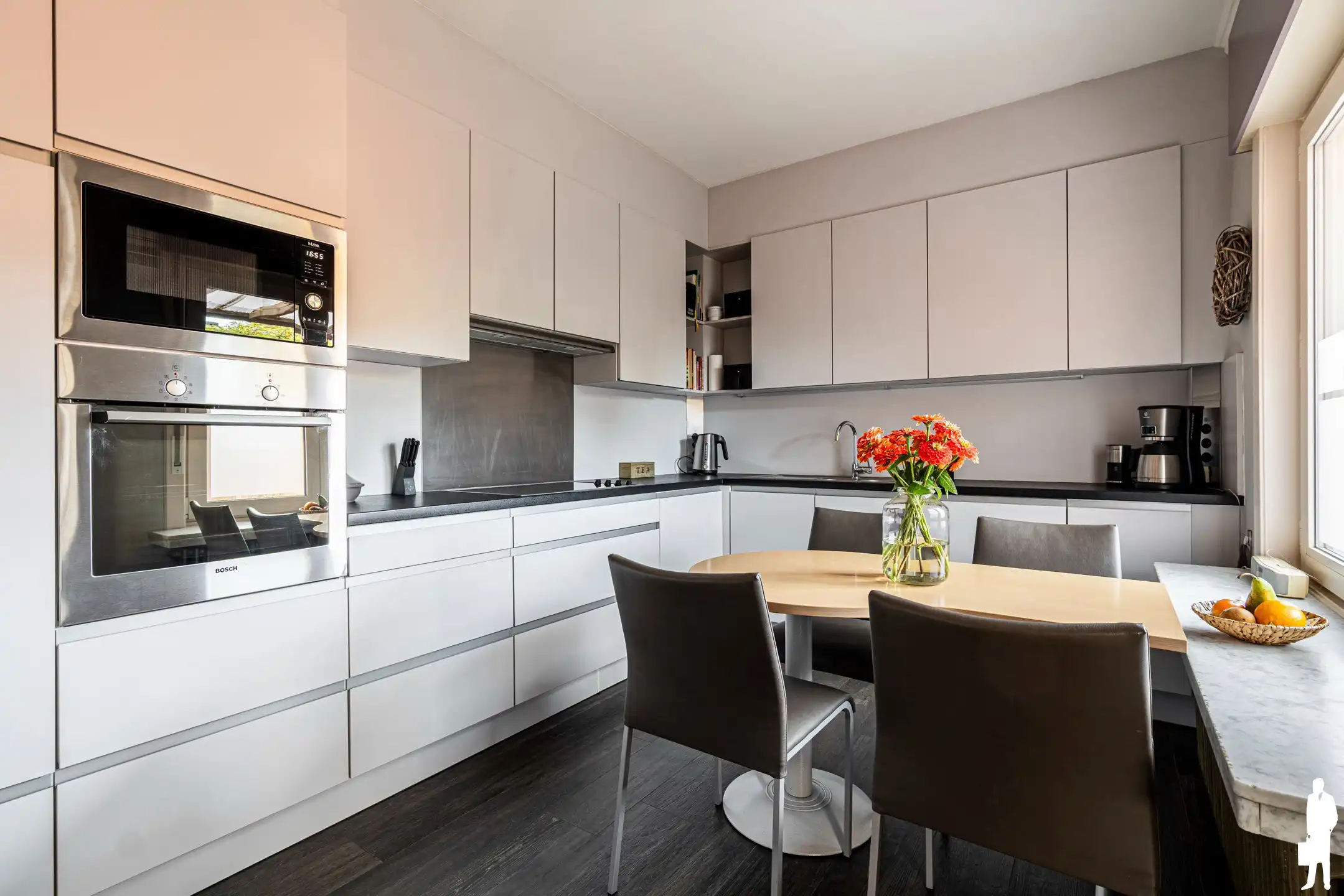 Sfeervolle, lichtrijke woning met tuin | 4 slpk. | centrum foto 10