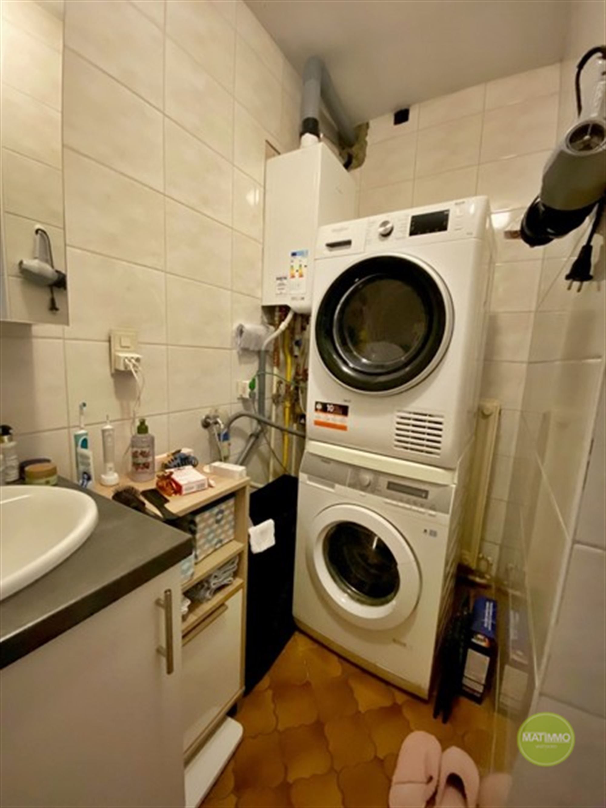 Ruim energiezuinig appartement met 2 slaapkamer en garage te Dessel. foto 7