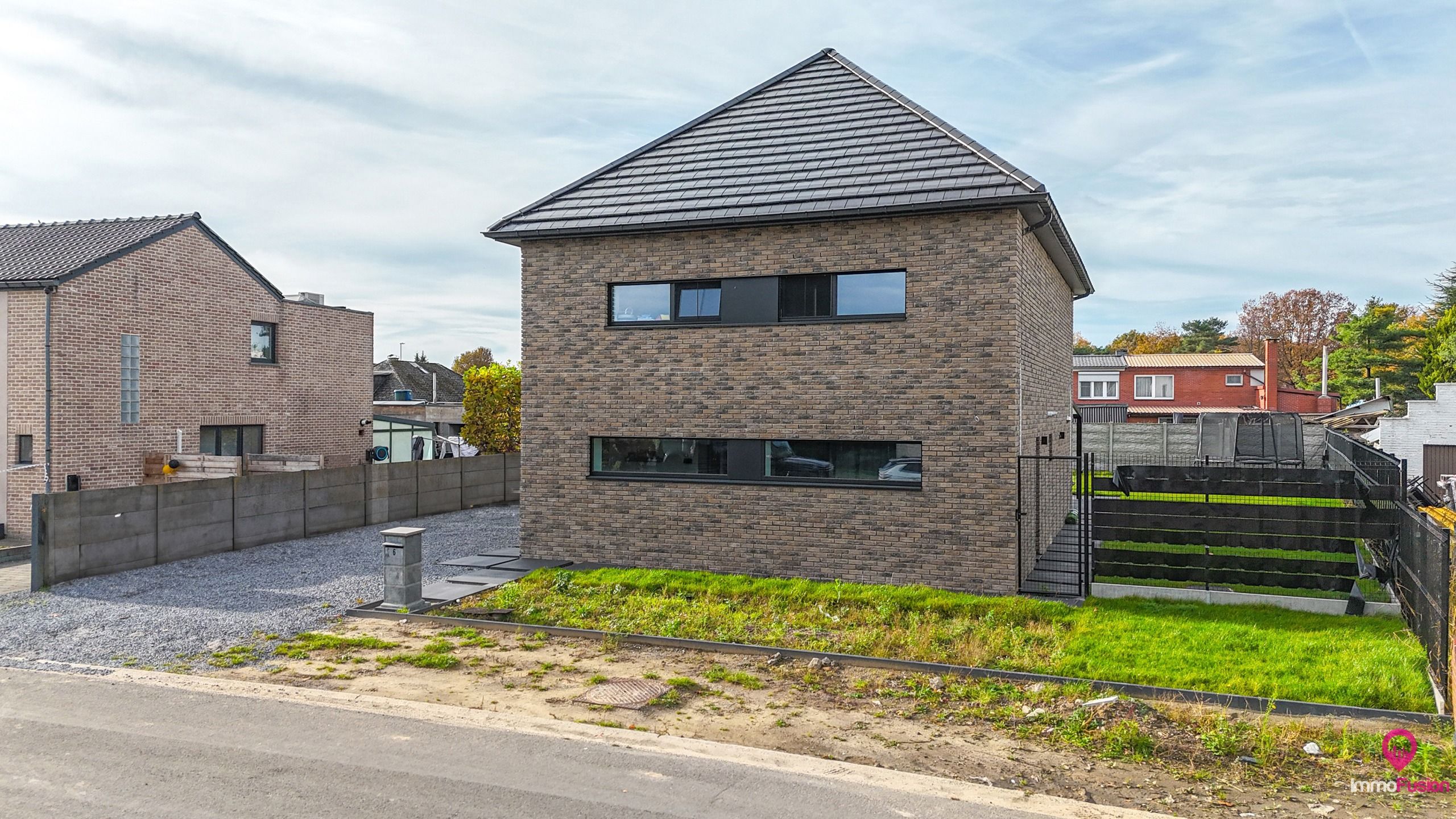 Instapklare, volledig gerenoveerde woning met 4 slaapkamers! foto 31