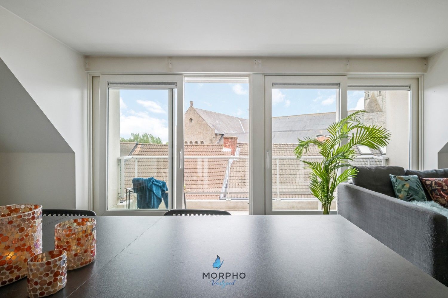 Stijlvolle duplex met 2 terrassen in hartje Torhout – instapklaar & lichtrijk foto 3