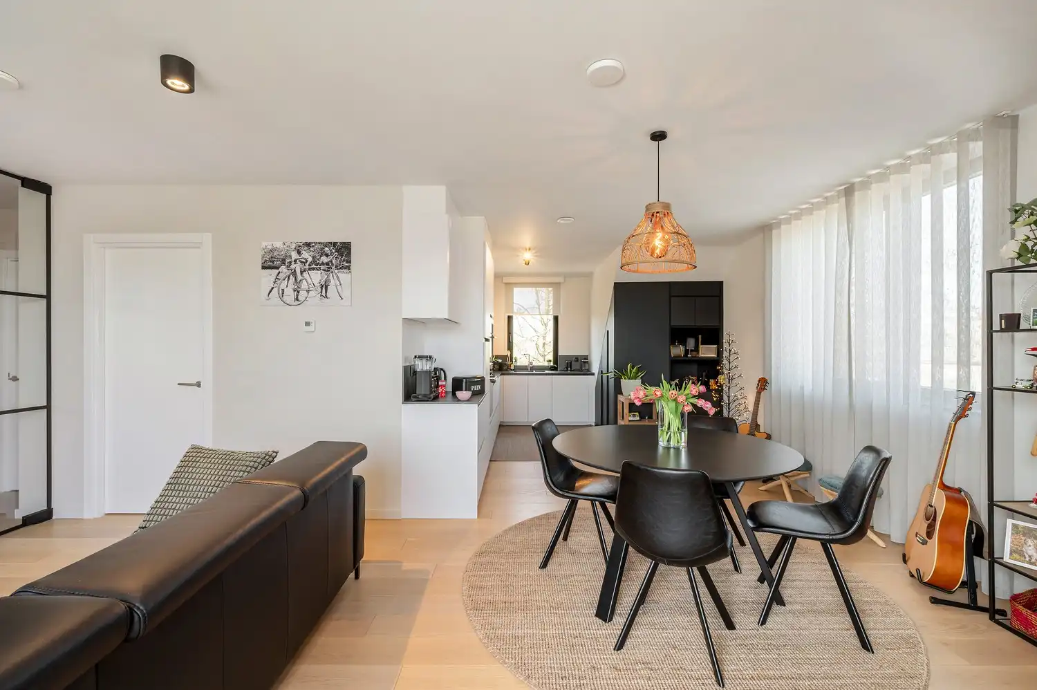 LUXE-APPARTEMENT I 2 STAANPLAATSEN I EPC= E19 I RUSTIG GELEGEN foto 7