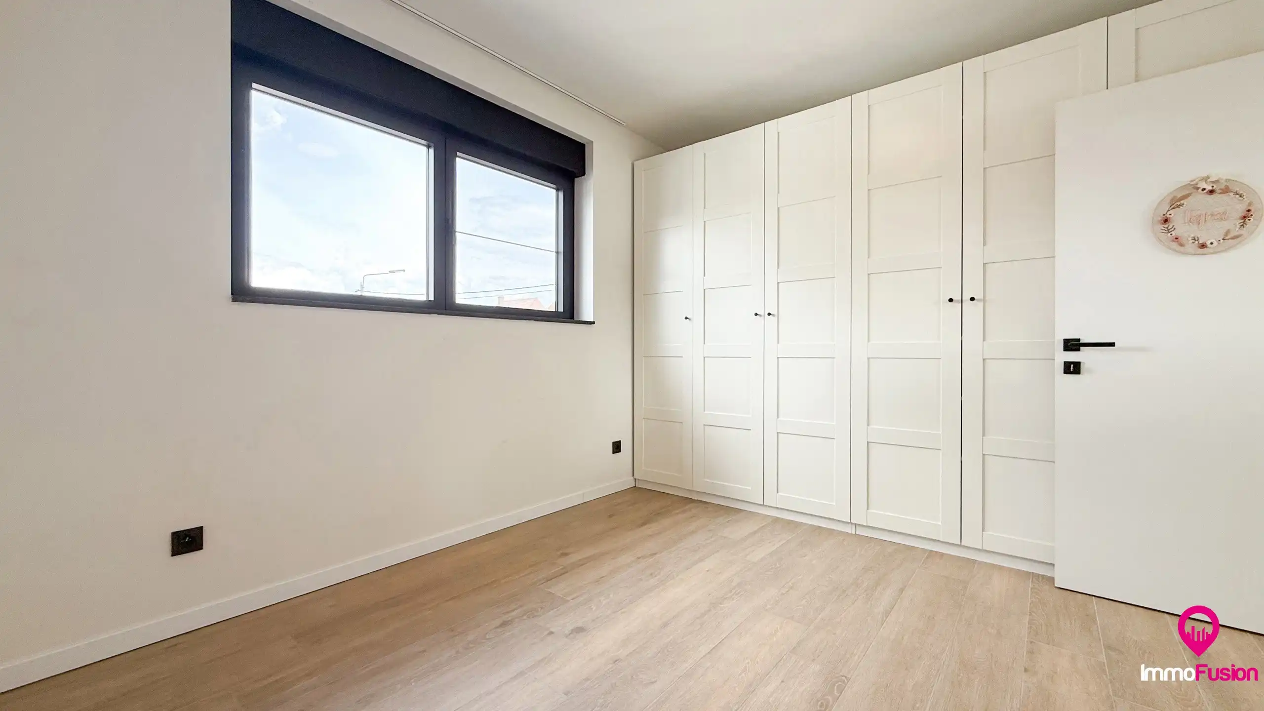Instapklare villa met 4 slpk., laadpaal en zonnepanelen! foto 34