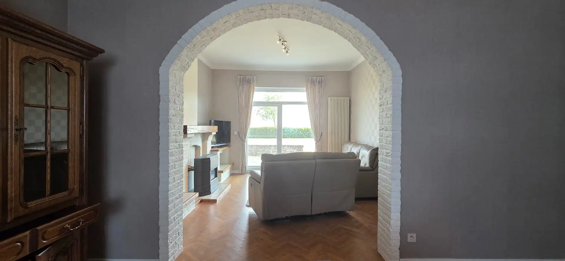 Gunstig gelegen goed onderhouden hoevewoning foto 9