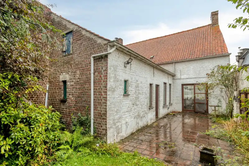 Karaktervolle halfopen woning met tuin en garage in Vinkt foto 18