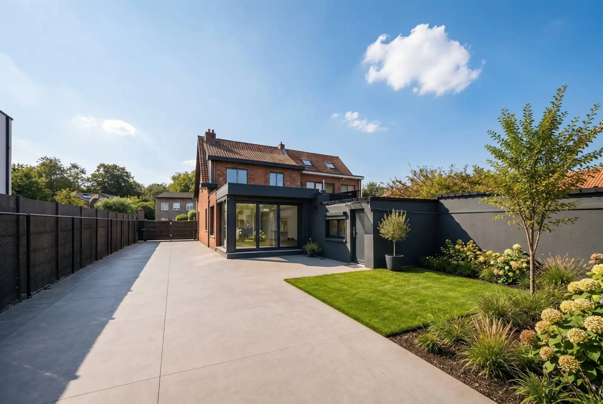 gerenoveerde woning met ruim magazijn  foto 13