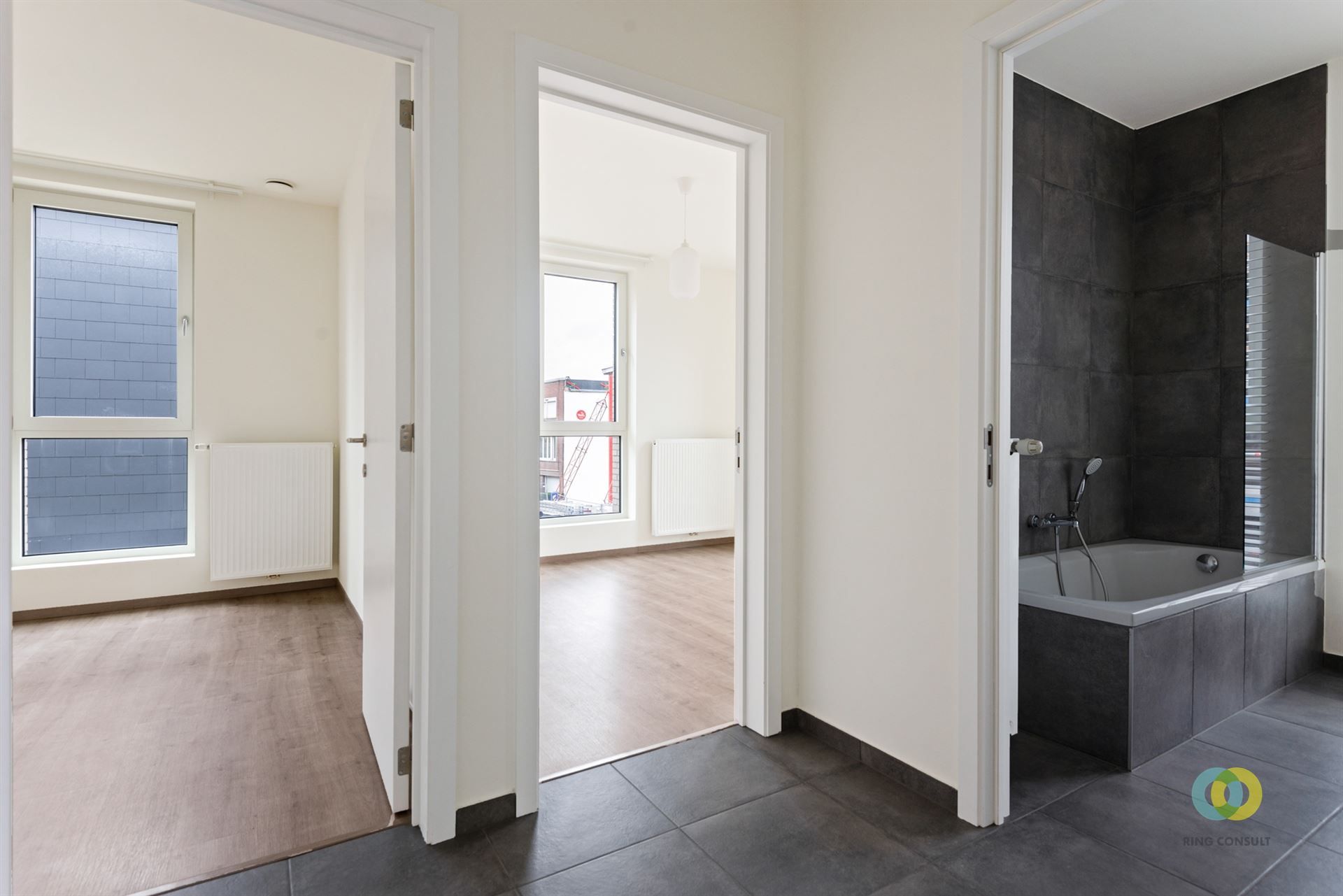 Mooi appartement met twee kamers en terras foto 8