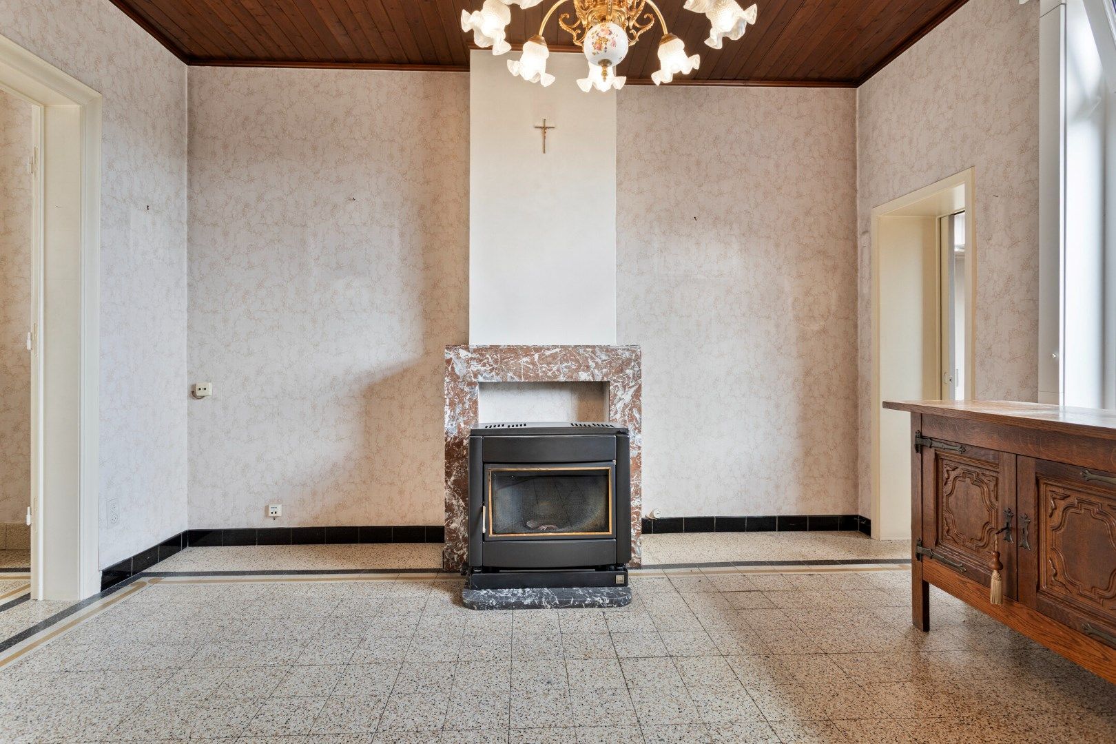 Te renoveren woning in hartje Lauwe! foto 6