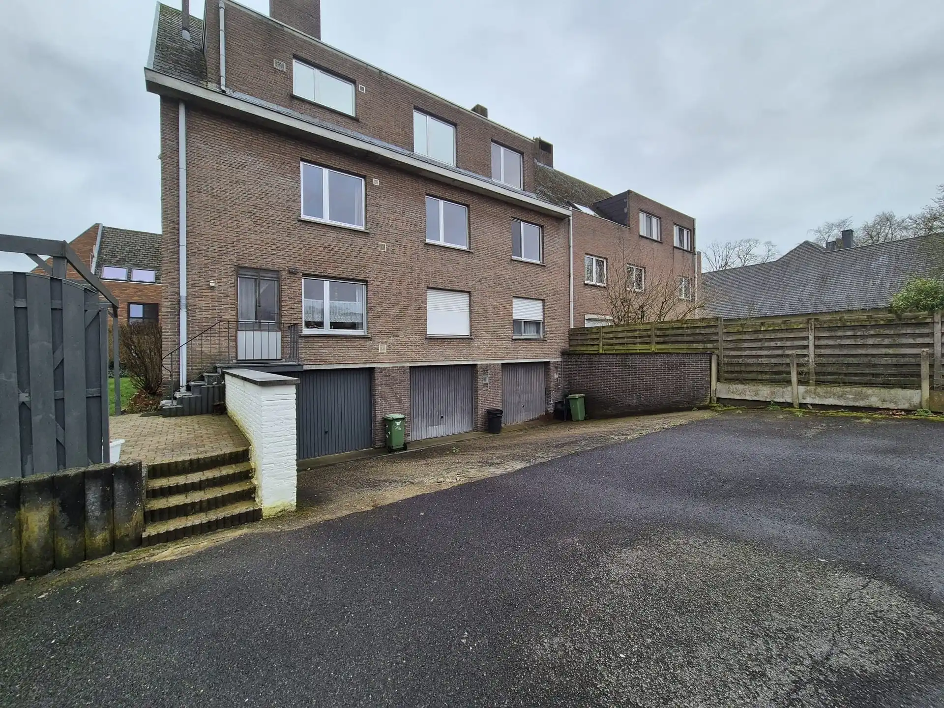 Centraal gelegen ruim appartement met groot zongericht terras en garage. foto 26