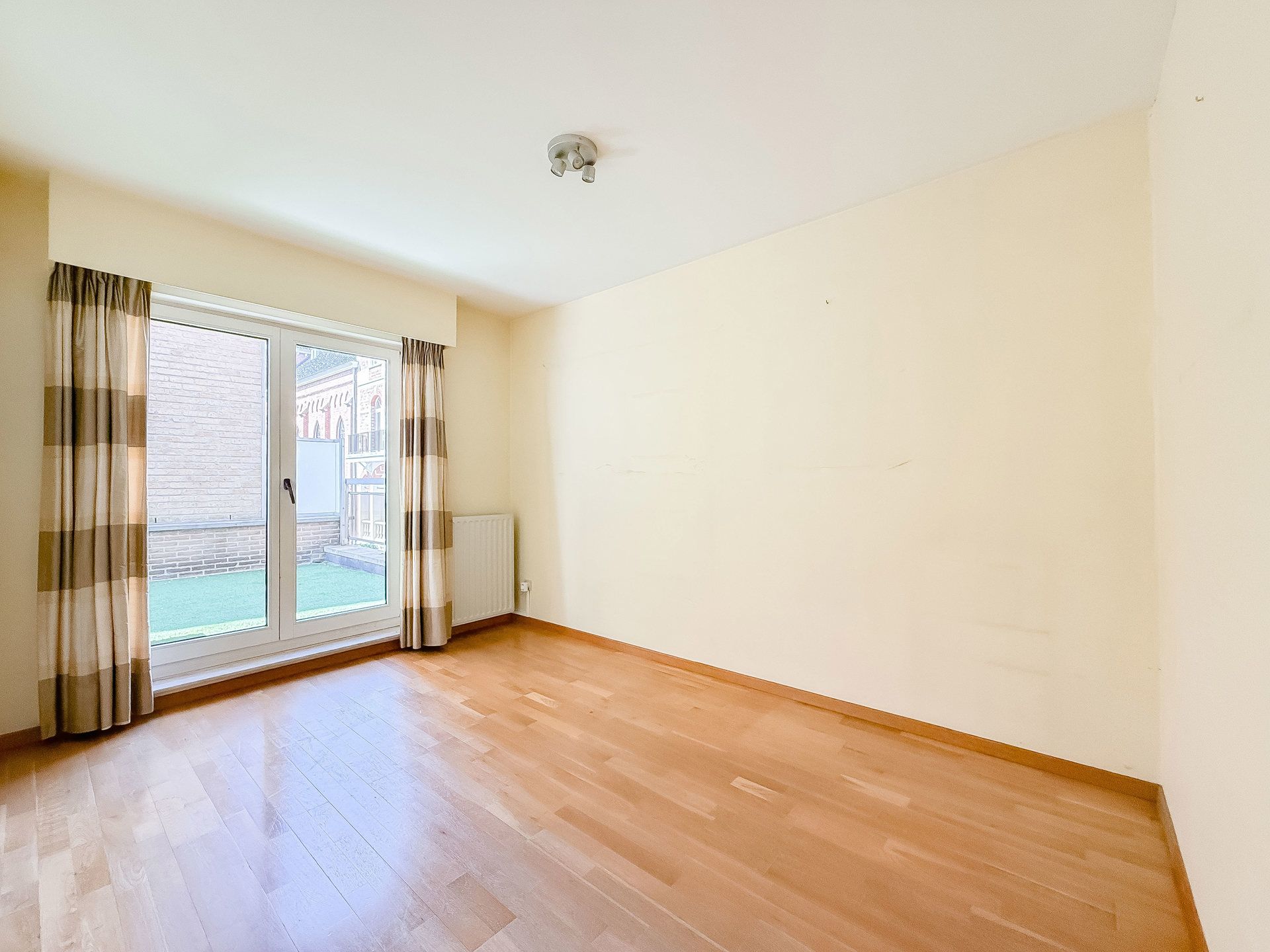 Ruim HOEKAPPARTEMENT met groot terras, op de Lippenslaan... foto 14