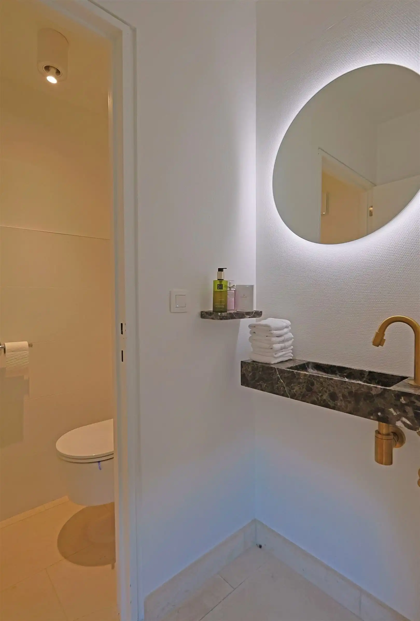 Instapklaar drie-slaapkamer appartement in het centrum foto 19