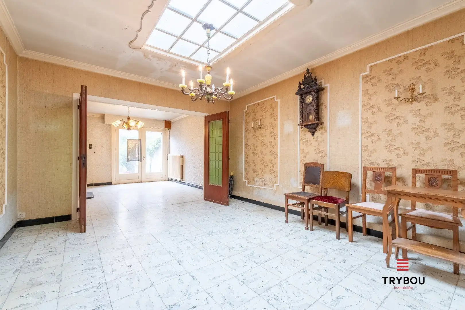 🏠 Te koop in het hart van Diksmuide – Woning met woon-winkelcombinatie en charmant stadstuintje foto 10