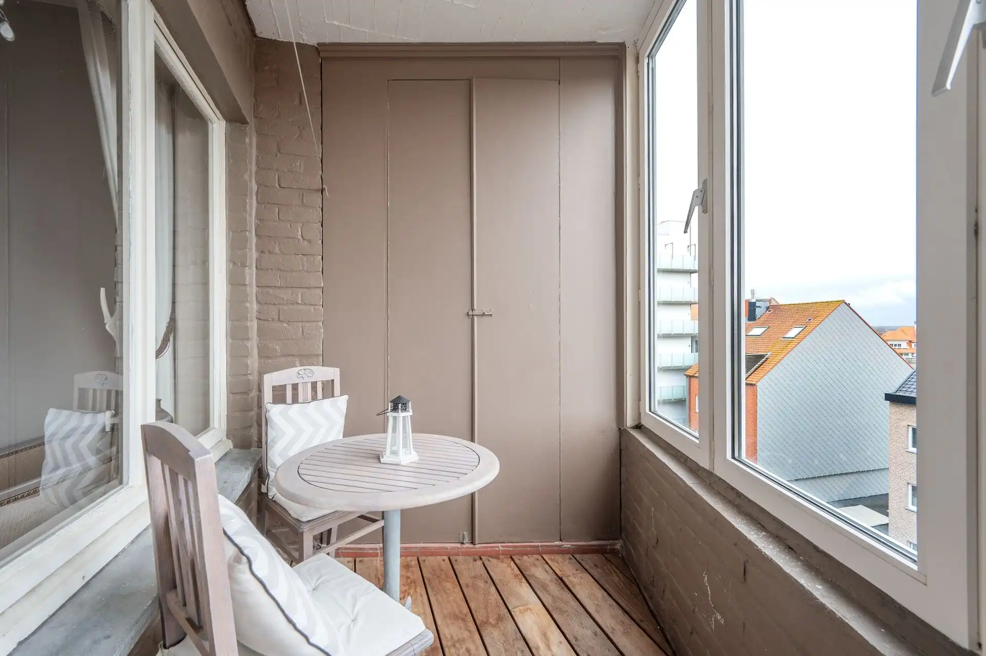 Instapklaar gemeubeld appartement op de Zeedijk van Blankenberge foto 9