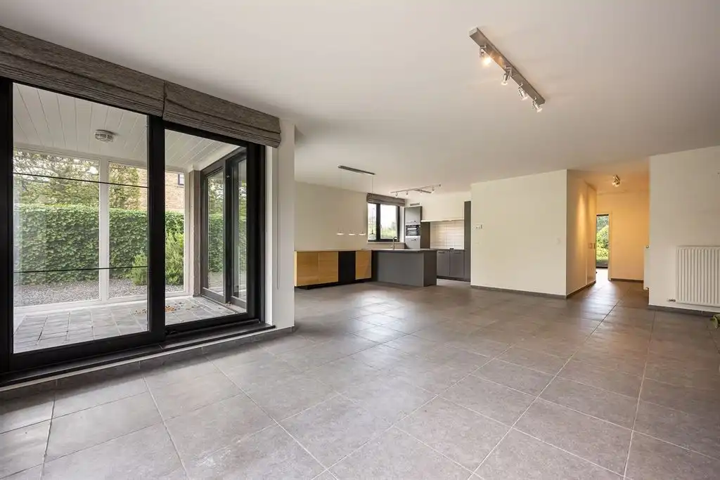Instapklaar gelijkvloers appartement met tuin foto 10