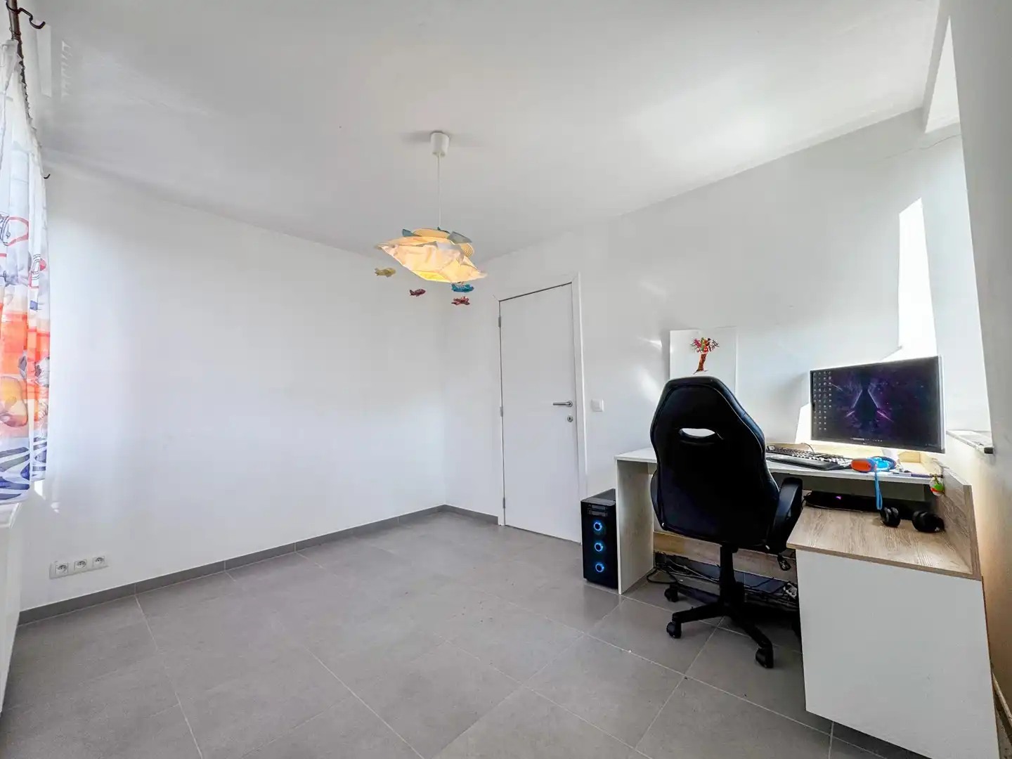 Ruime gezinswoning met 4 slaapkamers, zonnepanelen en gunstig EPC foto 11