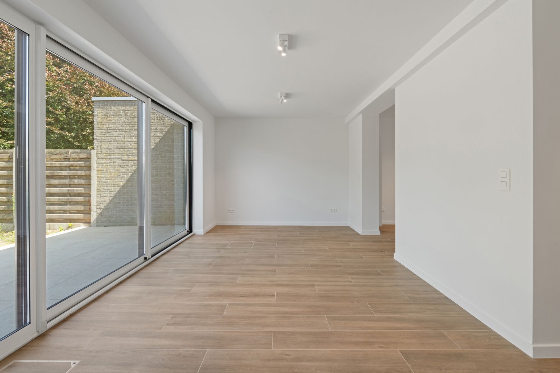 Gerenoveerde woning met 3 slaapkamers en tuin in Zedelgem! foto 4