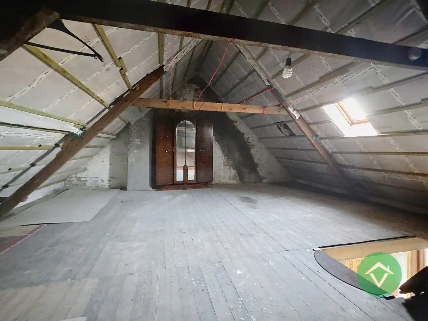 Instapklare woning met 4 slaapkamers in centrum van Koekelare foto 17