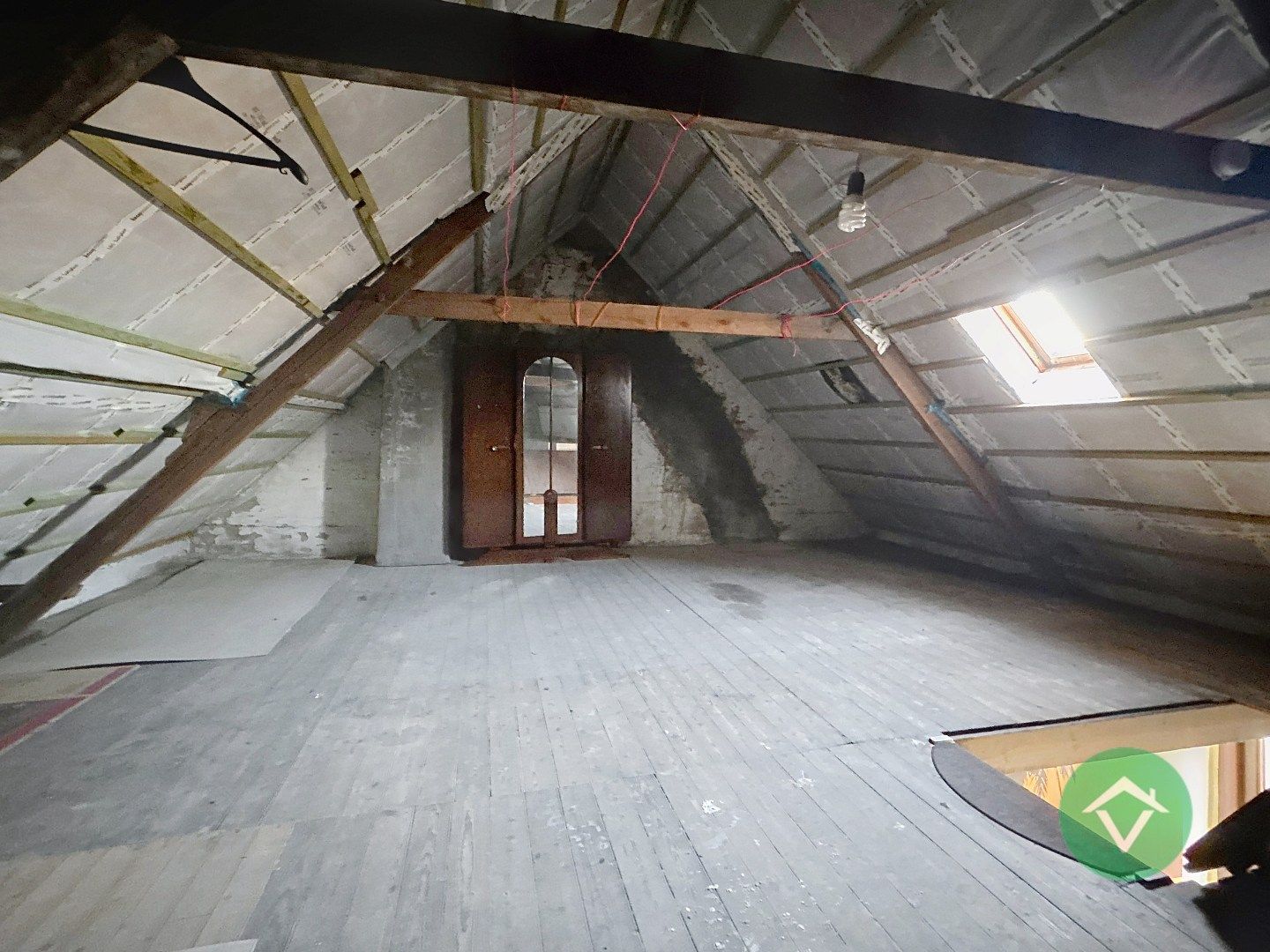 Instapklare woning met 4 slaapkamers in centrum van Koekelare foto 17