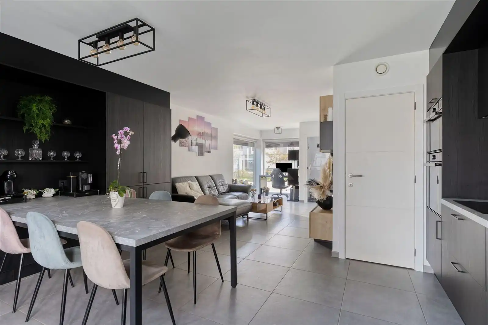 Recente moderne woning met alle comfort foto 3