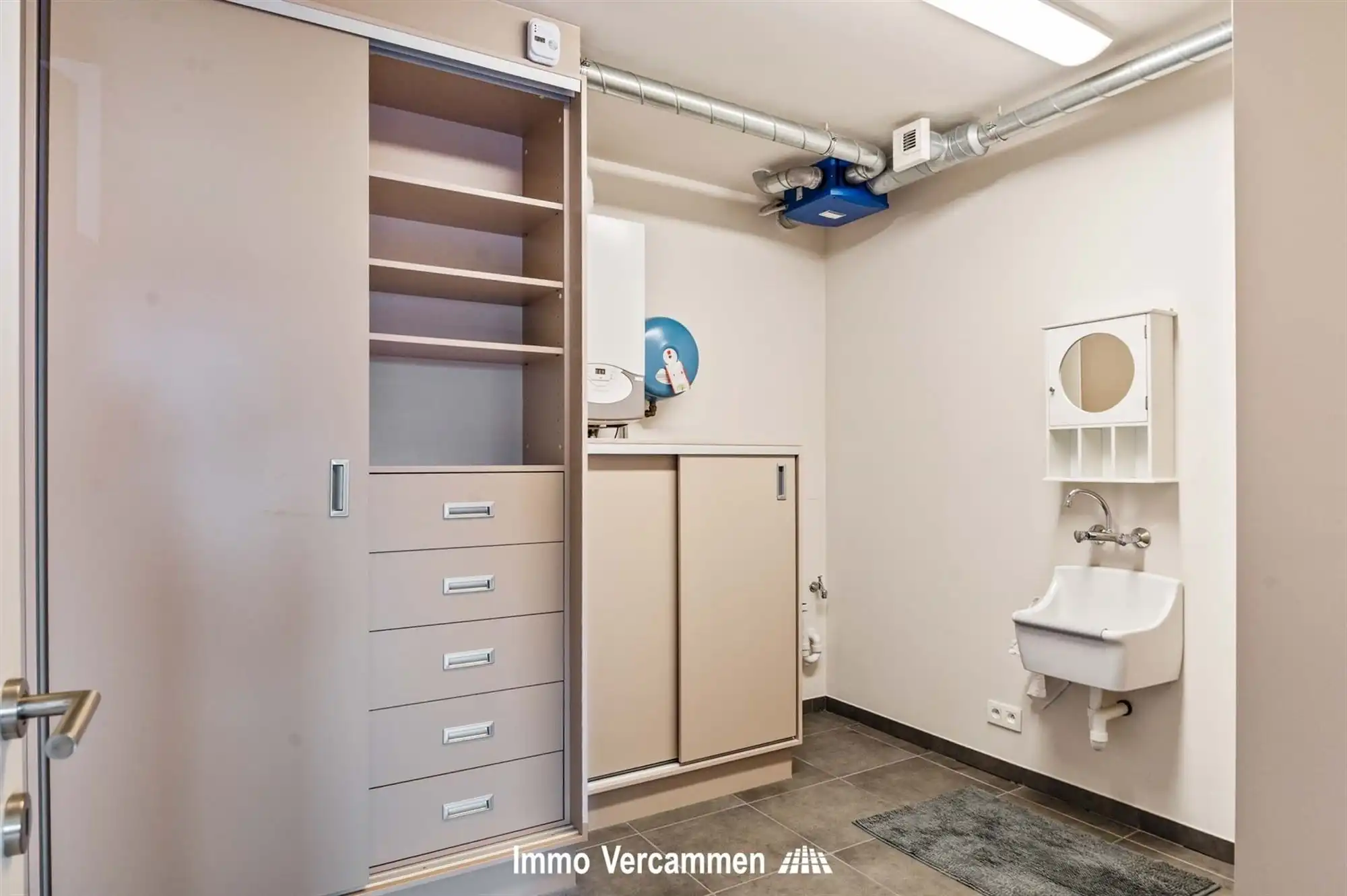 Verrassend ruim appartement met 3 SLPK te Putte foto 6