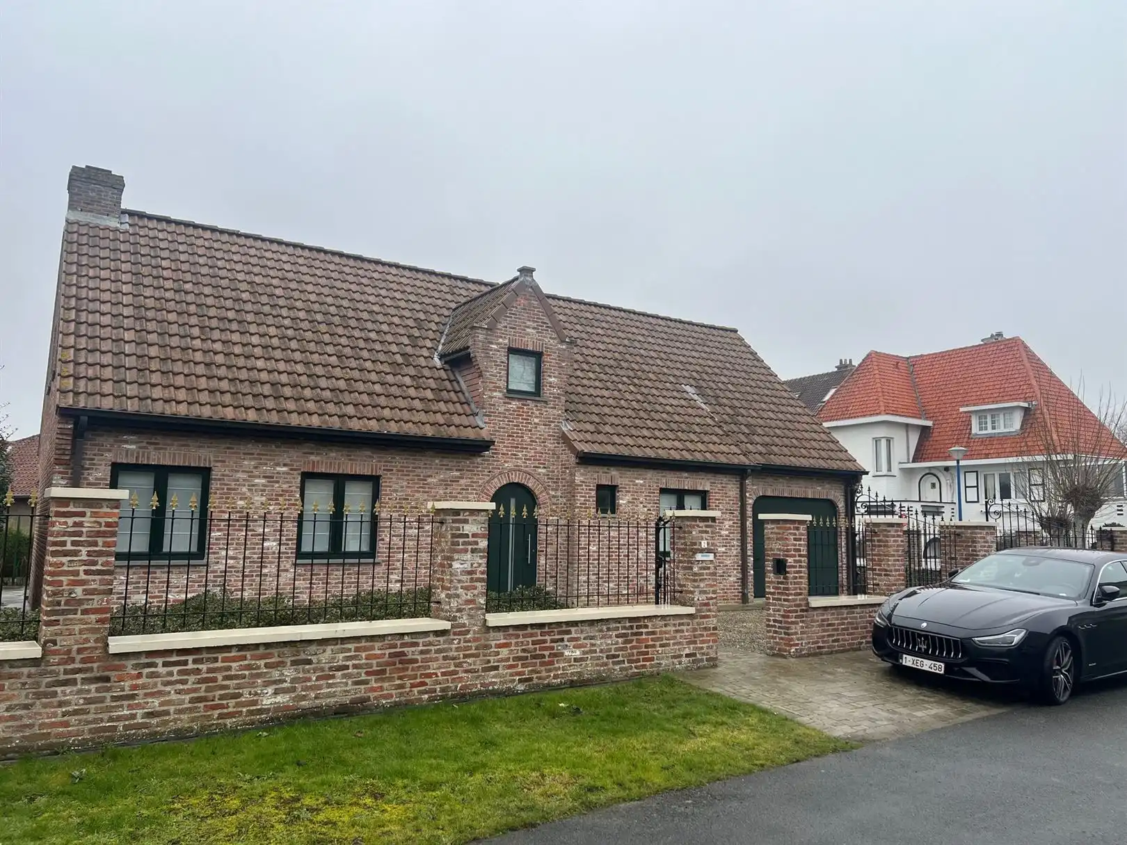 Villa van hoge kwaliteit op topligging foto {{pictureIndex}}
