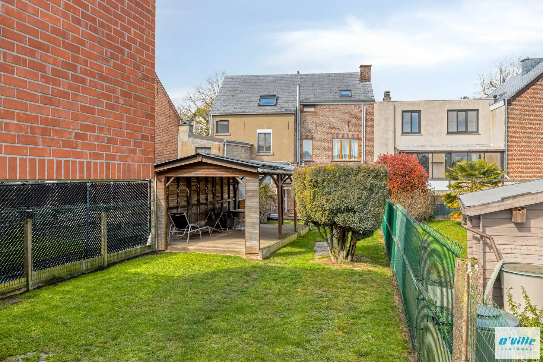 Gezellige woning op toplocatie met tuin, garage én zonnepanelen foto 2