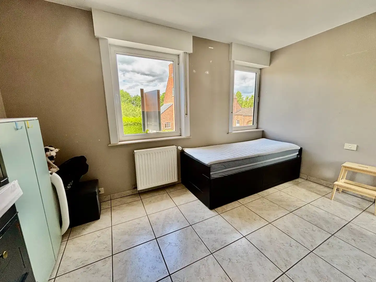 Lichtrijk hoekappartement met 2 slaapkamers, terras en garage te huur in Izegem foto 13