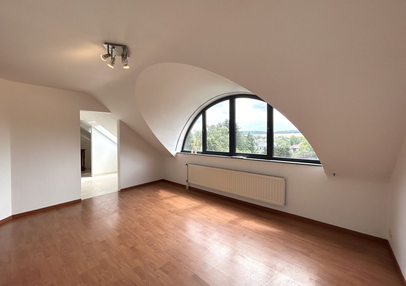 Zeer ruim duplex appartement met panoramisch uitzicht foto 12