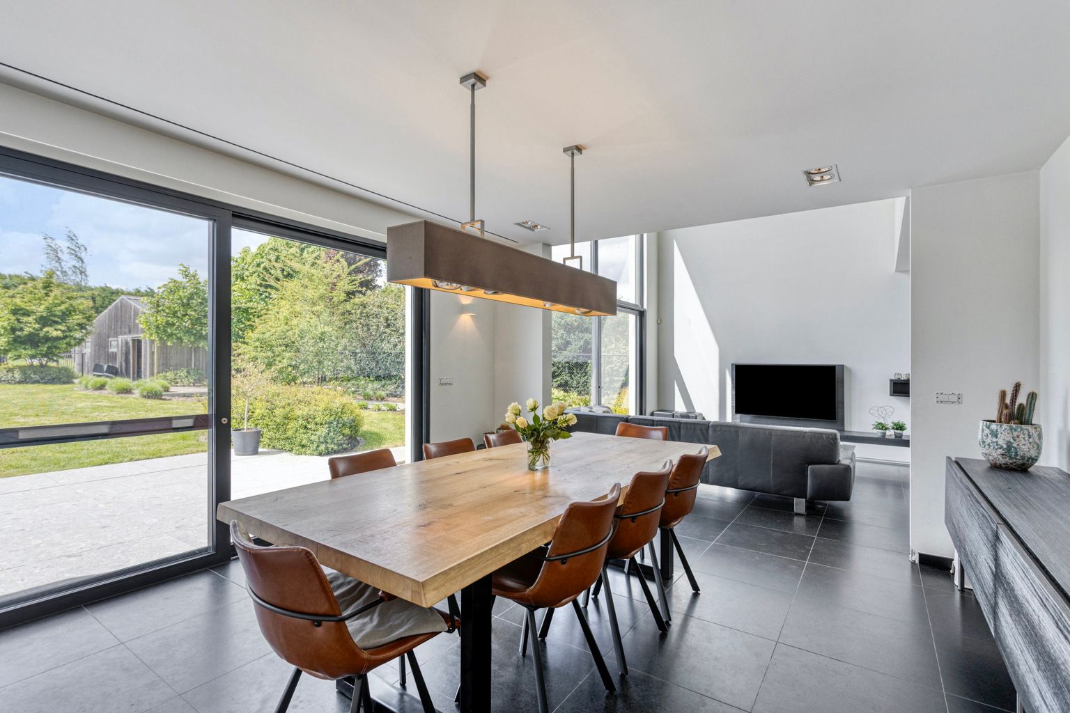 Mooie stijlvolle woning met tuin en achterliggend weiland foto 9