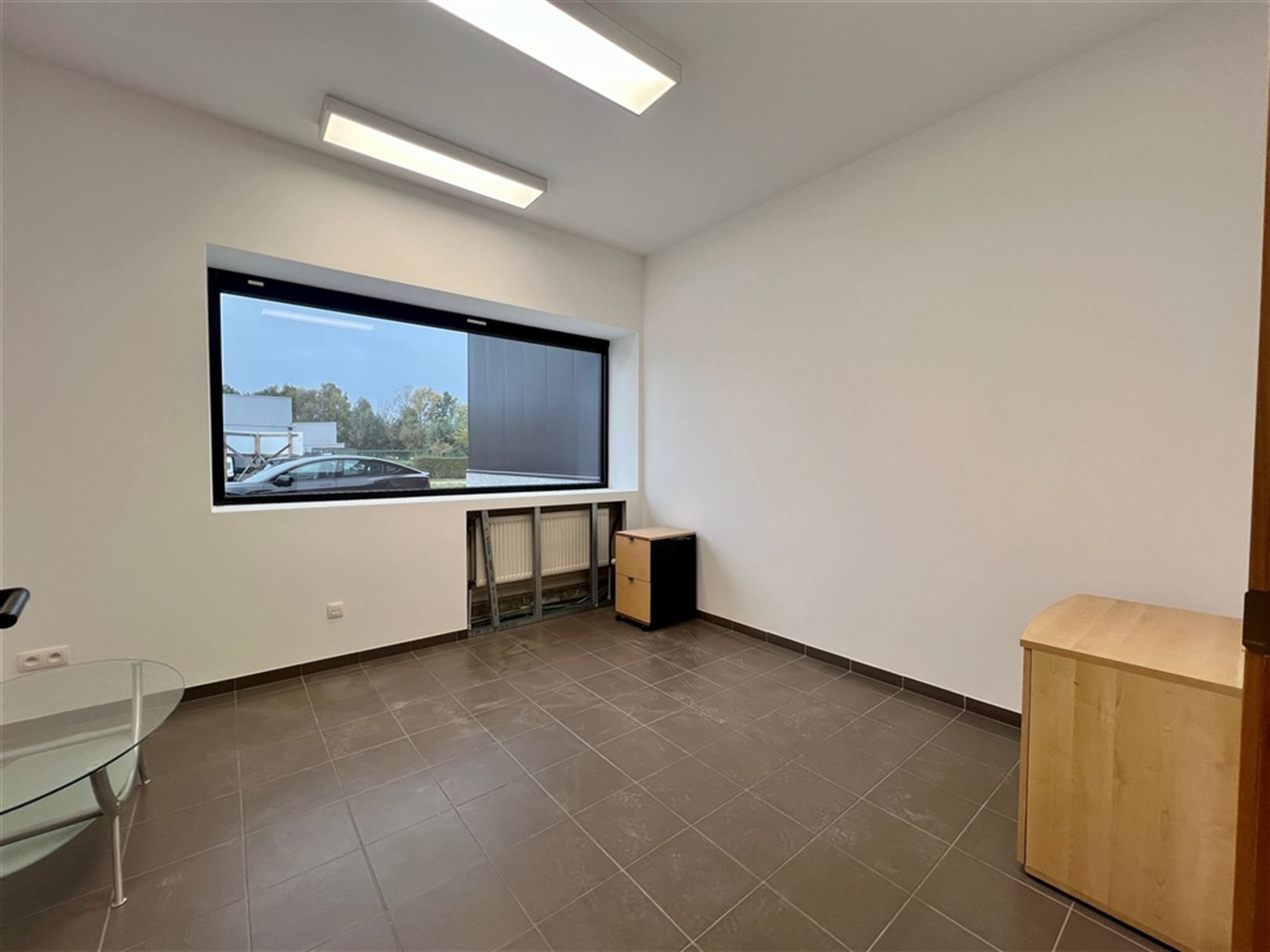 Nieuwbouw magazijn met kantoren in Lokeren foto 11