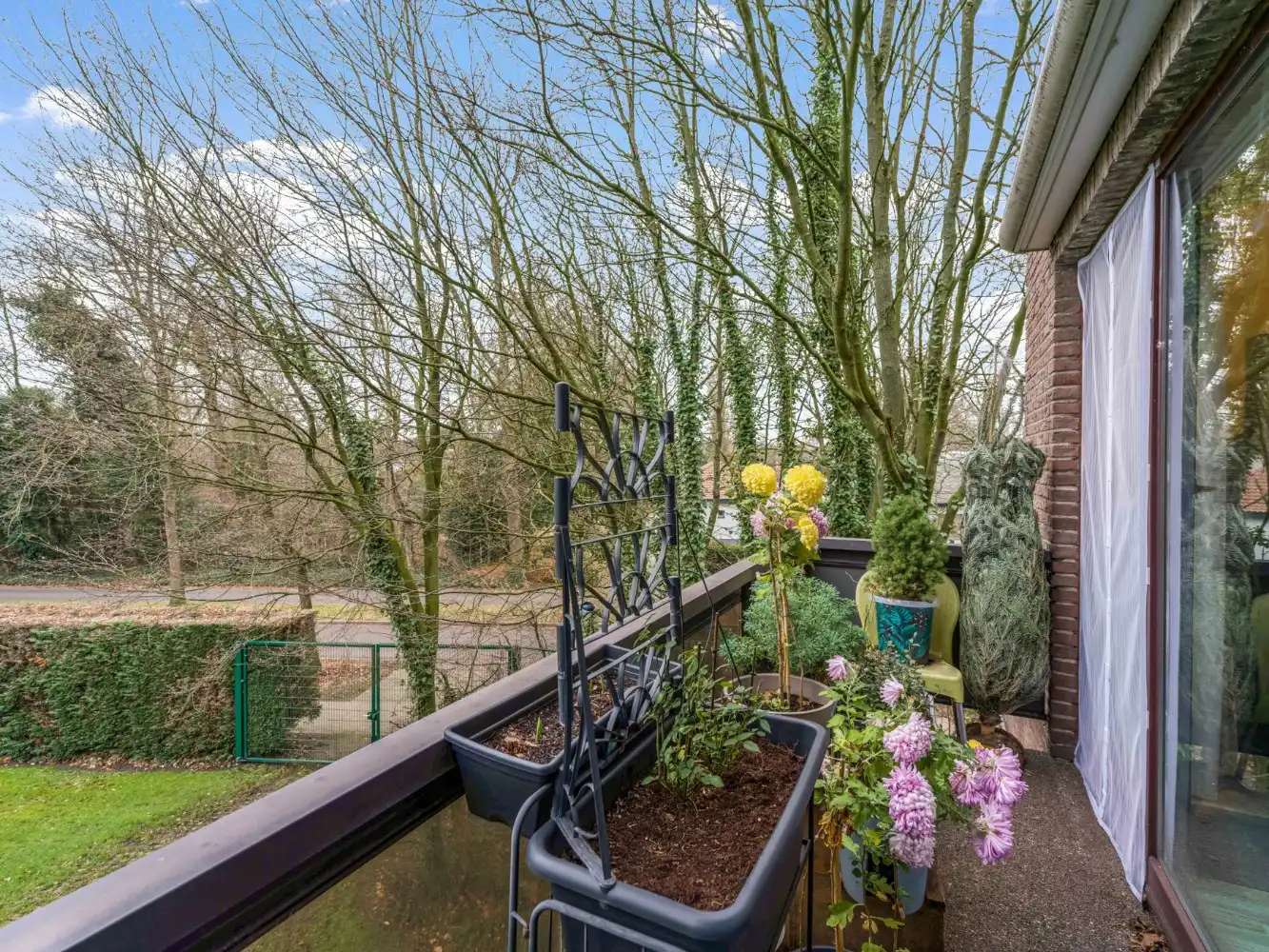 Nette serviceflat op 1e verd. met terras foto 8