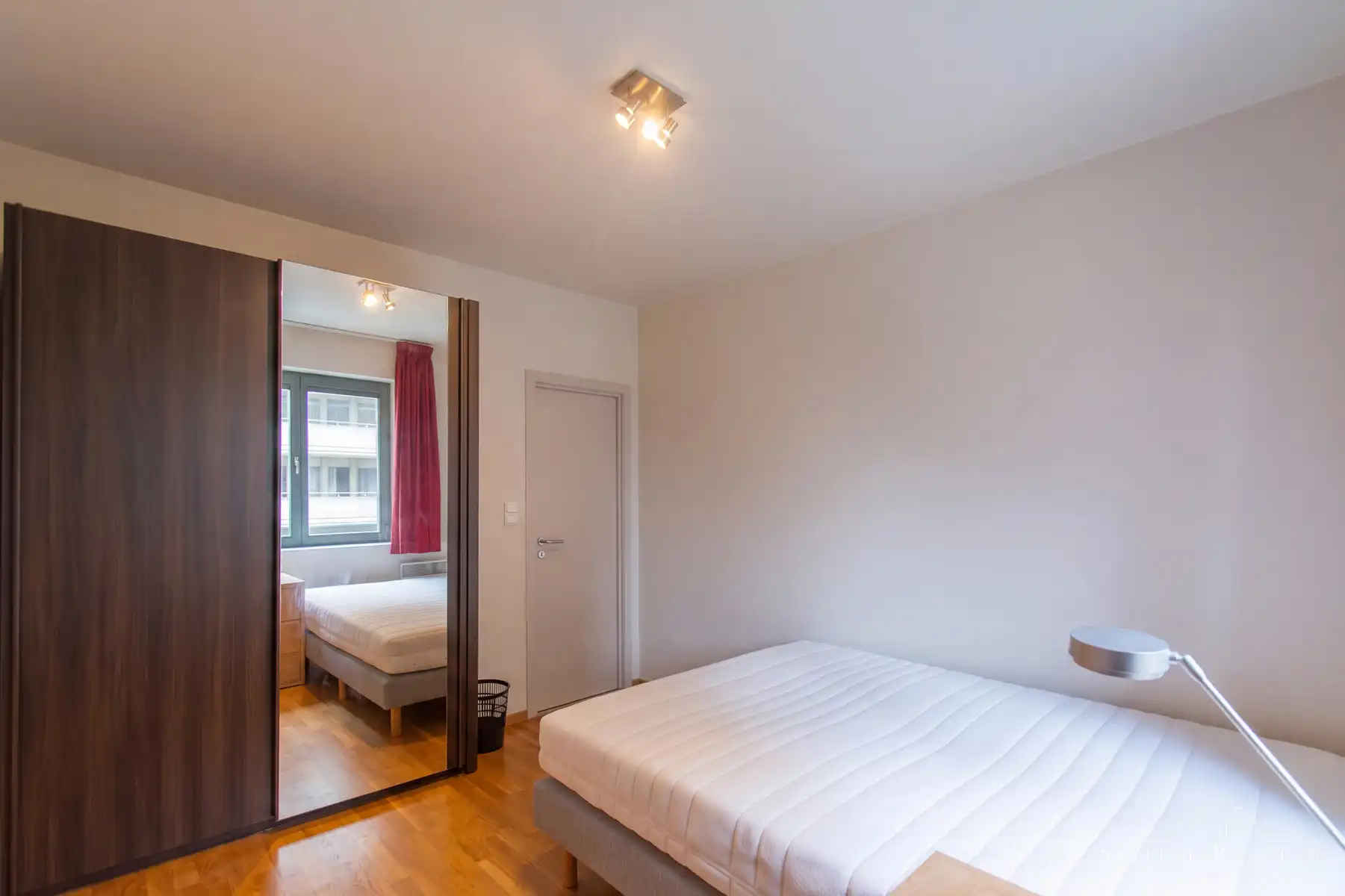 Prachtig gemeubeld appartement met 2 KAMERS + 2 badkamers foto 15