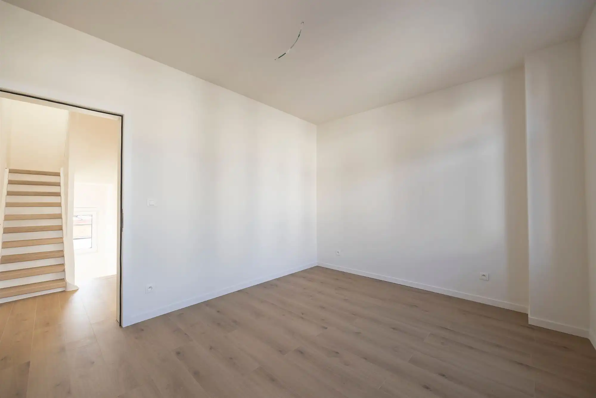 Volledig gerenoveerde woning met tuin in Mechelen foto 17