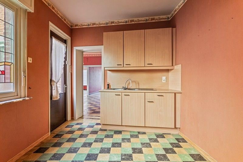 Grondig op te frissen woning TE KOOP nabij centrum Wakken. foto 8